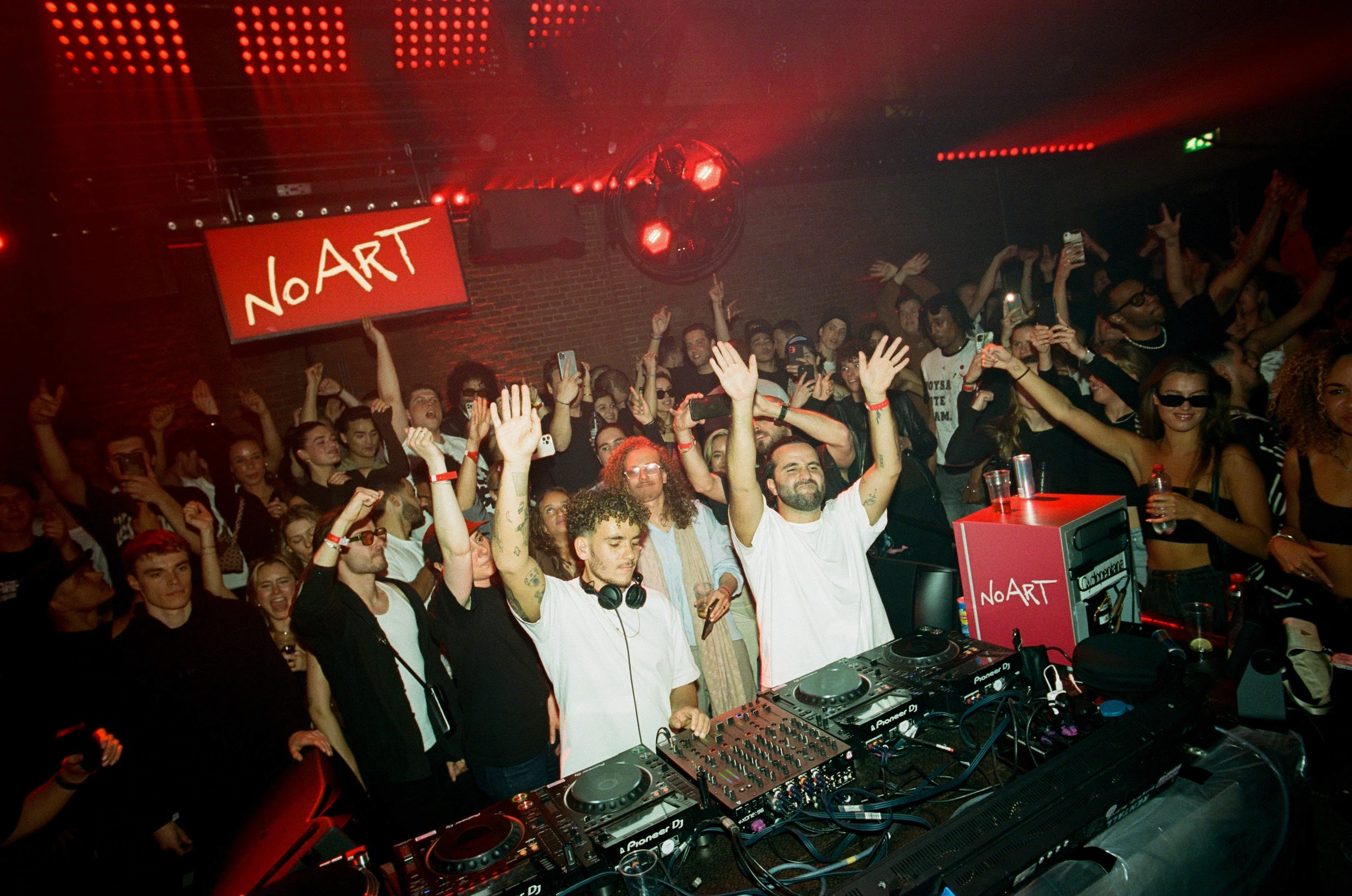 The Quantum Club × No Art